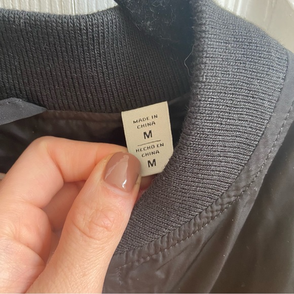 Levi’s | Black Women’s Bomber Jacket - Picture 4 of 6